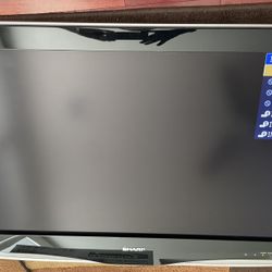 Sharp Aquos 32 Inch LCD TV, LC-32D43U