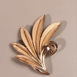 Vintage Trifari Floral Leaf Brooch 