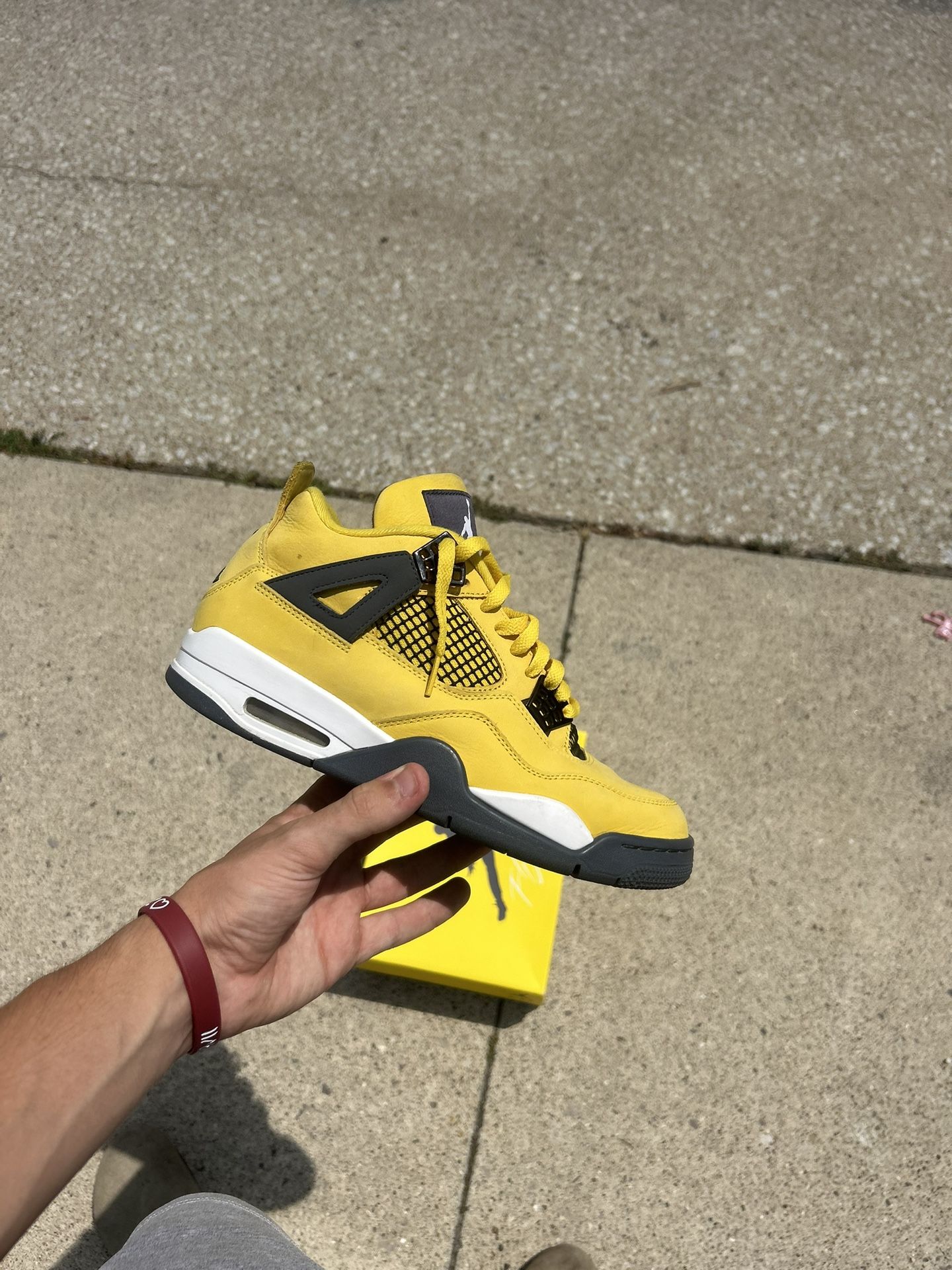 Air Jordan 4 “Lightning”