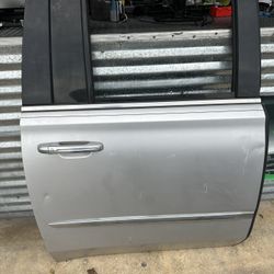 2015-2020 Cadillac Escalade Esv Rear Door Oem