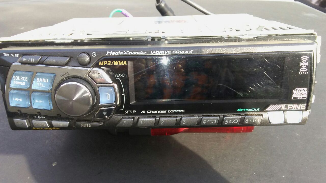Alpine cda 9815 mp3 player headunit