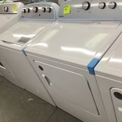 New Scratch And Dent Whirlpool Washer And Dryer Set. 1 Year Warranty 