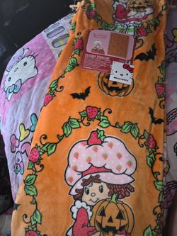 Strawberry 🍓 Shortcake Halloween Blanket 🎃