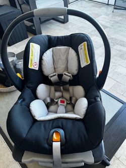 Chicco KeyFit 30 Infant Car Seat with Base