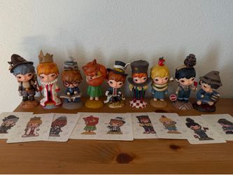 Pop mart figures