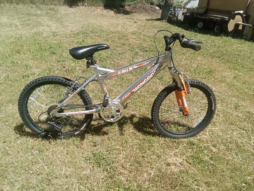 Sturdy Mongoose Enix 6 Speed Bike, Works Great. $50.00.