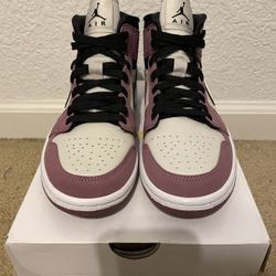 Air Jordan 1 Mulberry