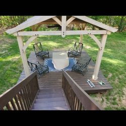 Lounging Deck Chairs