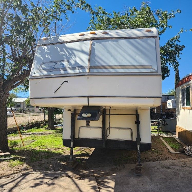 HOLIDAY RAMBLER ALUM-LITE  26 FT - 5TH WHEEL TRAILER