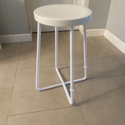 White Metal Stool / Plant Stand (2)