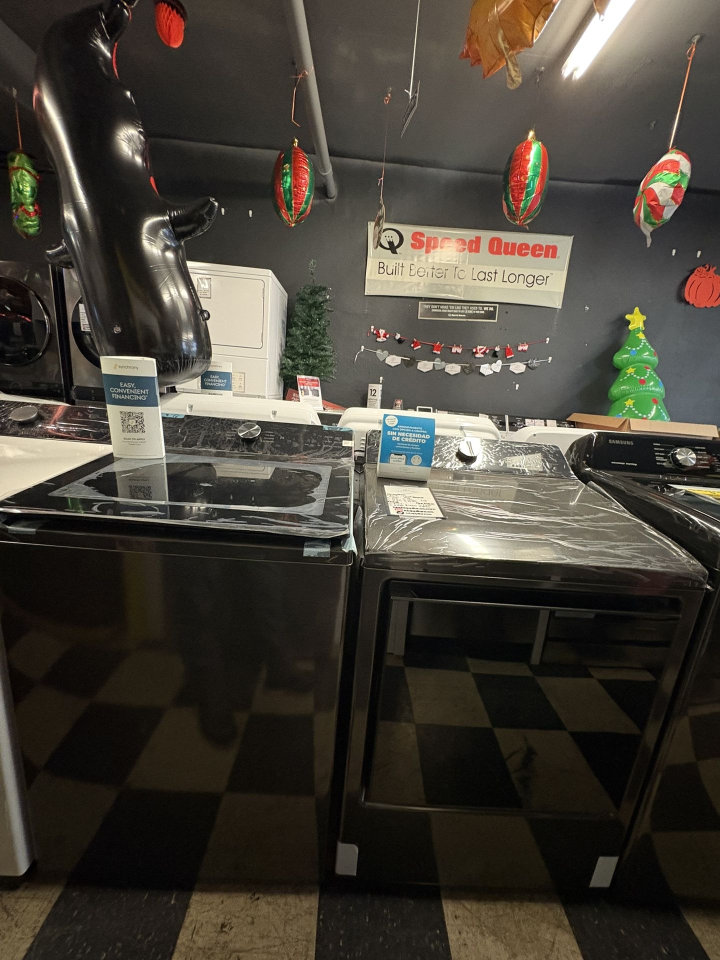 LG ThinQ Washer And Dryer Set In Black