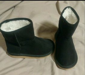 Old Navy black boots size 8 toddler
