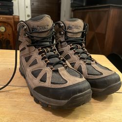 Hiking boots for Sale in Bloomington IL OfferUp