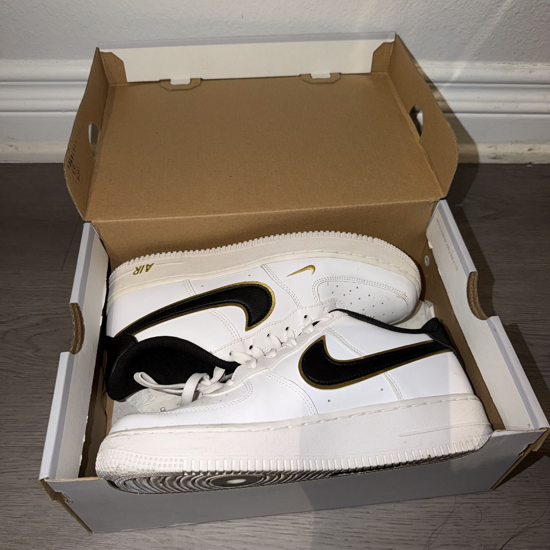 AIR FORCE 1 LV8 (GS) US7