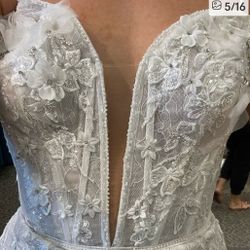 Beautiful New Wedding Dress, size 12