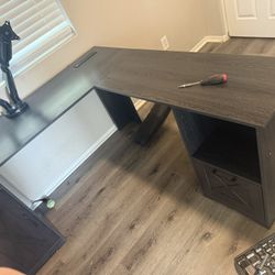 L Shaped Desk 