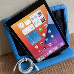 Apple iPad 5th Generation 32GB  with kids protective case & Charger (128gb $170) 