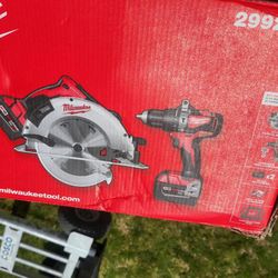 Milwaukee Set New Brushless 2 Battery Circular Saw And Hammer Drill