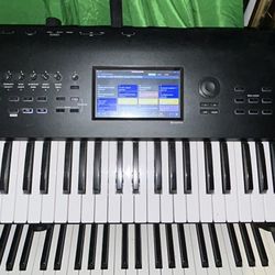 Korg Nautilus 61 Workstation