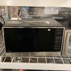 Panasonic 2.2CF 1250w Microwave oven