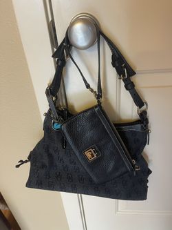 Lady Hang Bad And Wallet