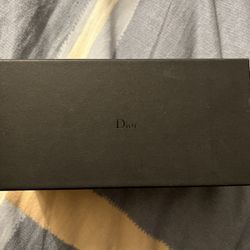 Dior sunglasses boxe