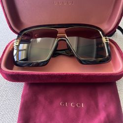 Gucci Oversized Glasses 