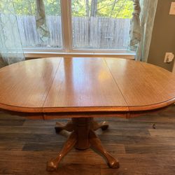 42” Round Solid Oak Clawfoot Pedestal  Table 