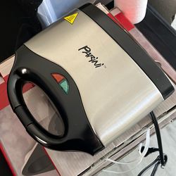 Waffle maker, Bundt pan, muffin pan