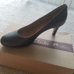 Clarks Black Leather Arista Abe Dress Pump Size 8.5 NEW with Box  