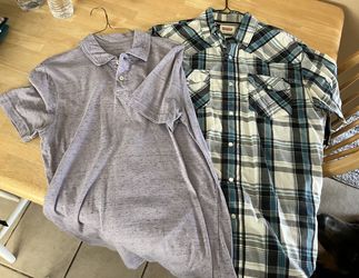Men’s Shirts Size Small (2)