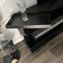 Crocodile Tray Decor With Glass Vase Included ! 