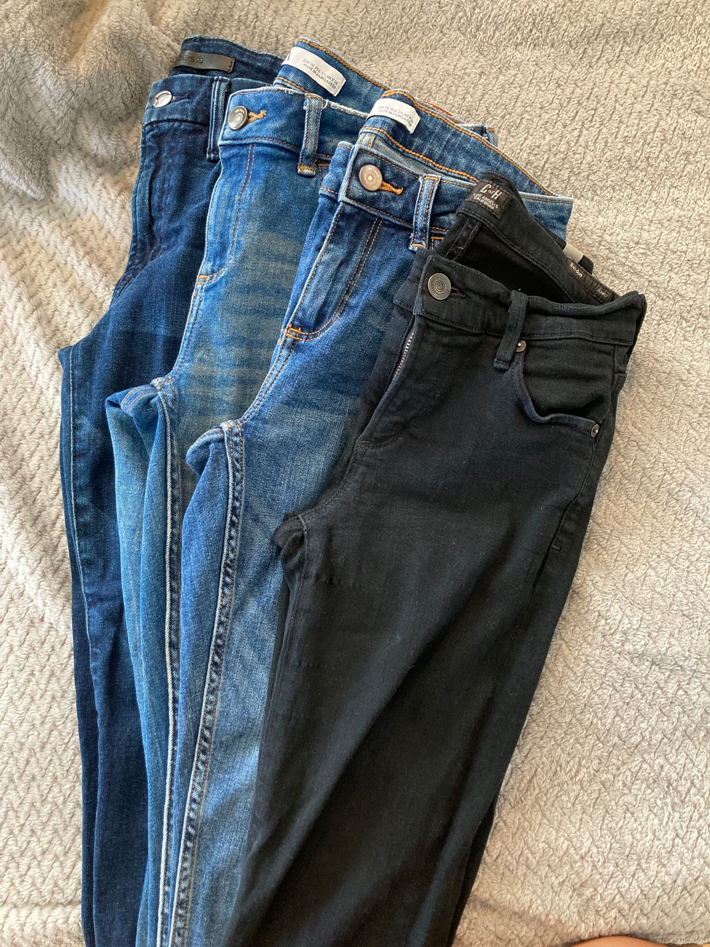 Four pairs of designer jean for sale. Zara, Joe’s jeans, citizen of humanity