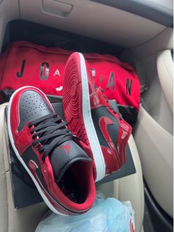 Jordan 1 Low SE
