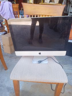 Apple computer screen
