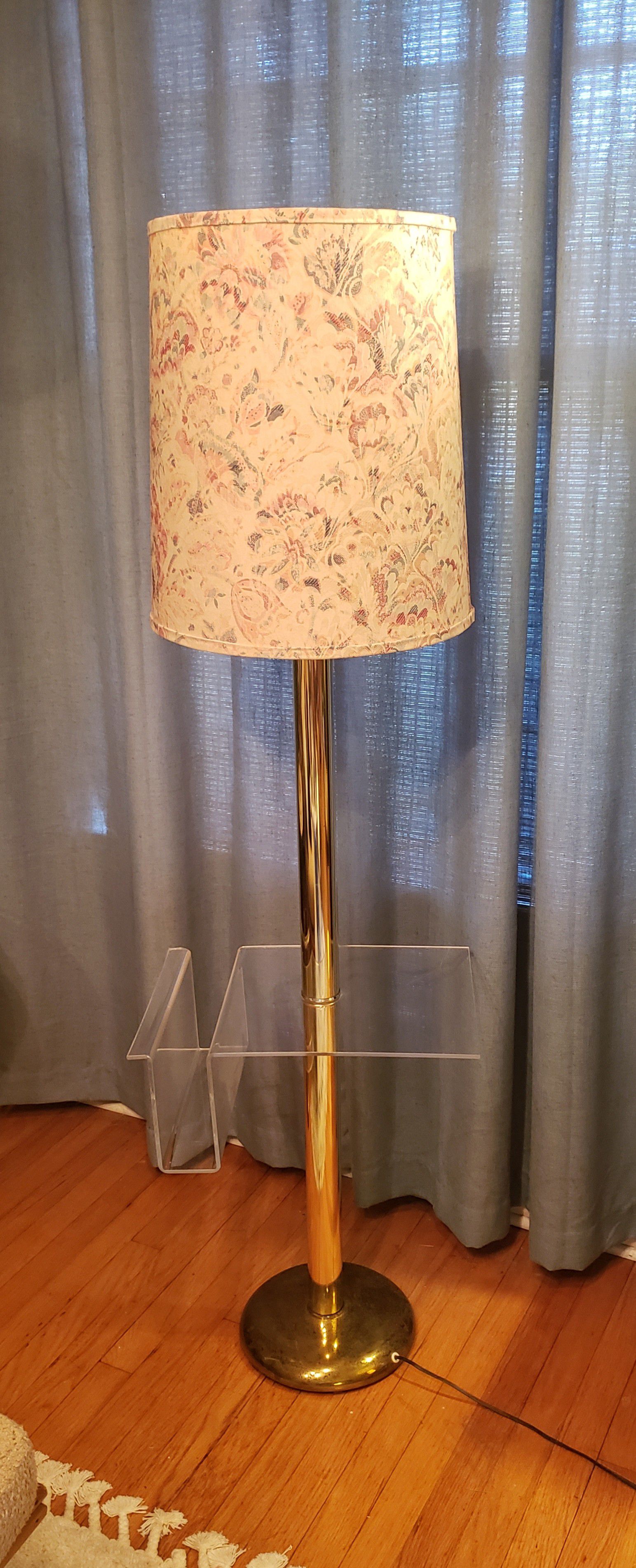 Awesome vintage brass gold floor lamp lucite
