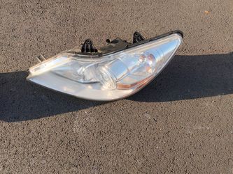 2012-2014 Hyundai Genesis Xenon Hid Complete Headlight (Driver's Side) With All The Accessories Oem.