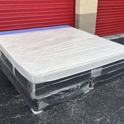 NEW Mattress King Size Plush Pillowtop With Box Spring // Offer  🚚