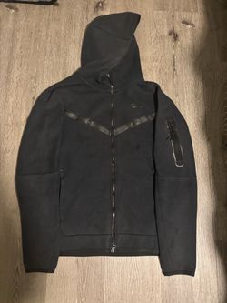 Black Nike Tech