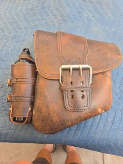 La Rosa right hand side saddle bag all leather brand new for  harley Davidsons  $100