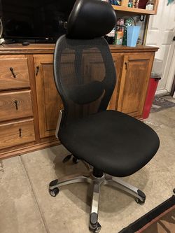 Ergonomic Mesh Office Chair with Headrest