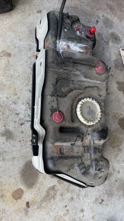 OEM Toyota Tundra Plastic Fuel Tank (with Heat Shield)