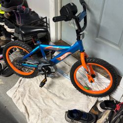 Dynacraft Hot Wheels Boys 16" BMX Bike, For Kids Age 5-7 Years, Blue