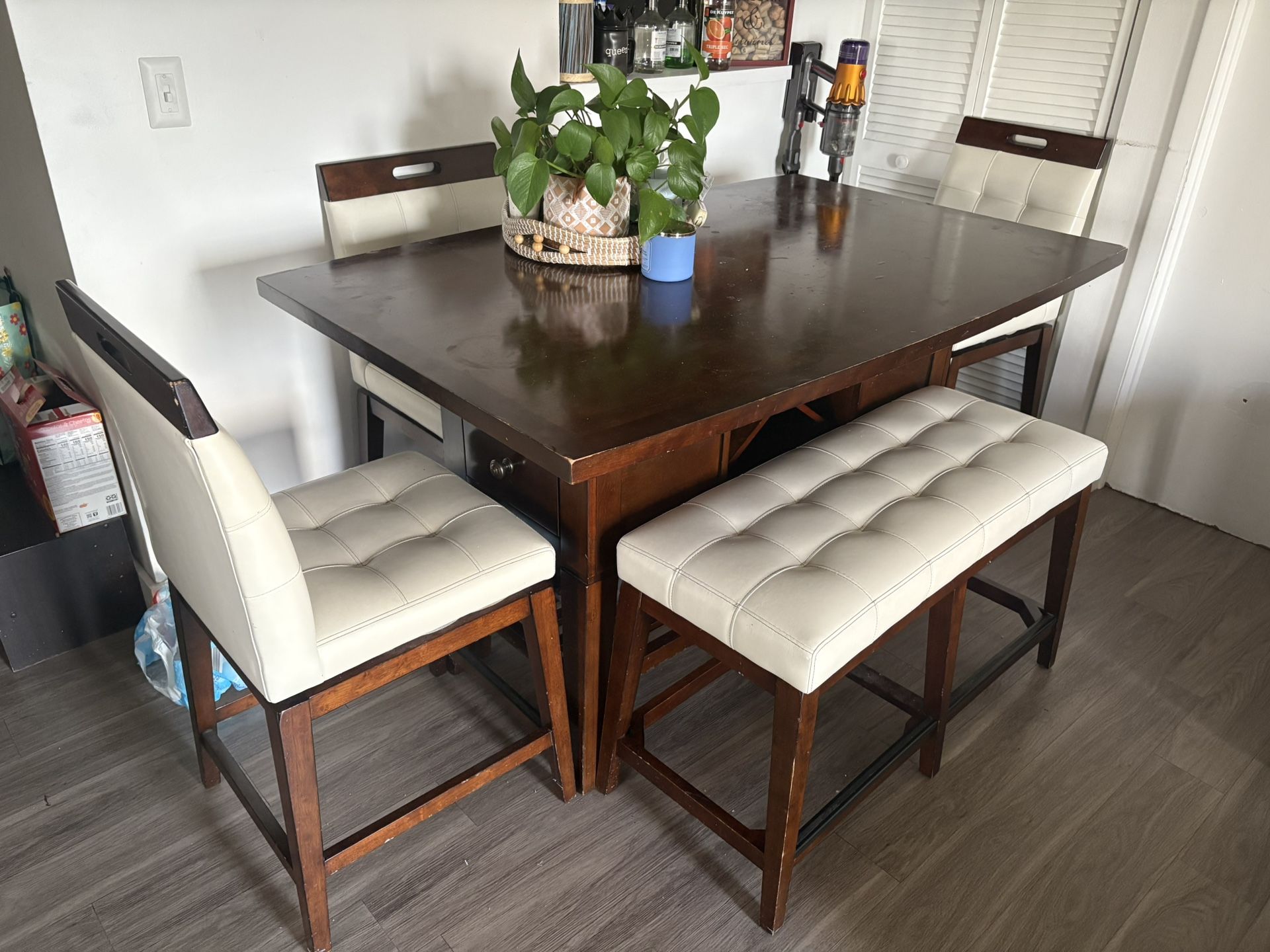 Dining Table Seats 6