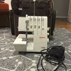 Bernina 800DL 4 Spool Serger