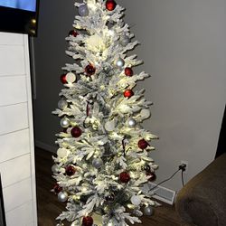 70 In Pre-lit Flocked Christmas Tree