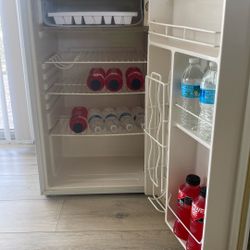 Mini Fridge 