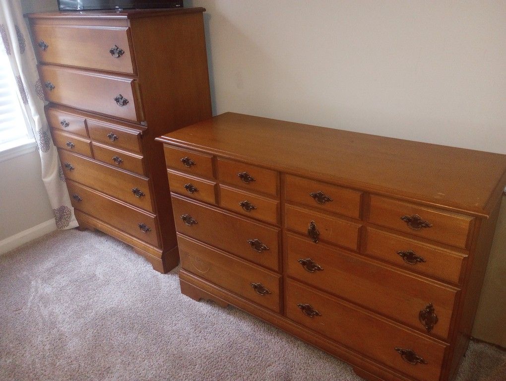 Bedroom Set Couch & Love Seat Combo