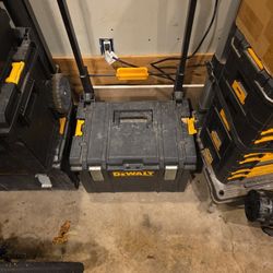 Dewalt TOUGHSYSTEM 22 in. Mobile Tool Box