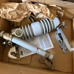 ABB X5NCBNVA22 EXPULSION FUSE CUTOUT ICX 27KV, 200A, LE, 12KA, B-BRKT, 150KVBIL.